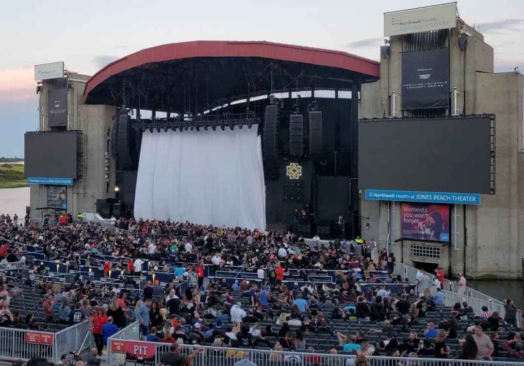 Crowd gathered at Jones Beach Amphitheater in Wantagh, Long Island before a summer concert