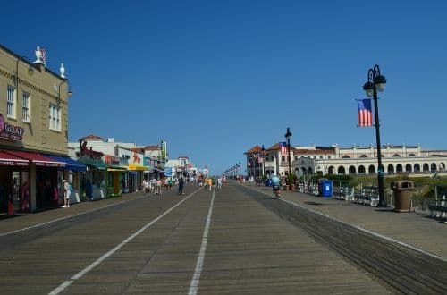 Live music on the Ocean City boardwalk—bands and beach bars